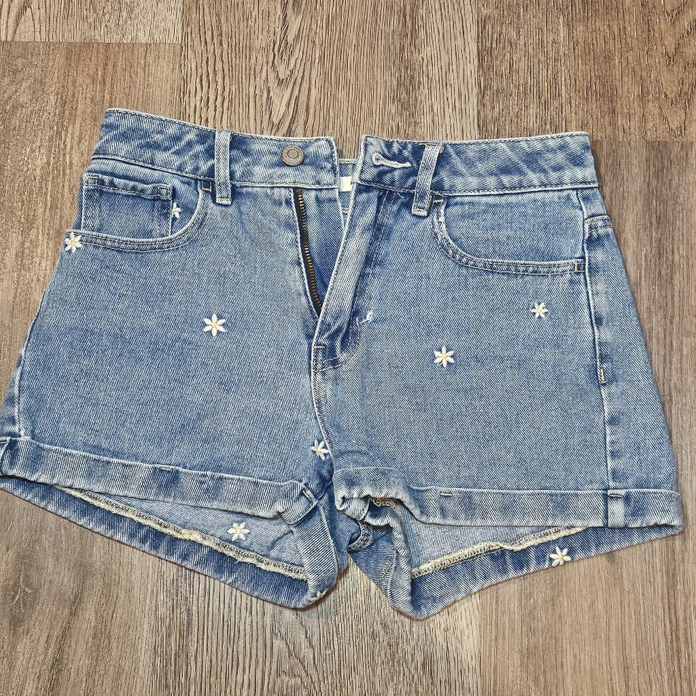 PacSun Mom Shorts Daisy Embroidered Jean Cuffed Denim High Waisted Size 24 FLAW
